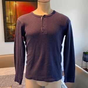 Avalanche Medium Long Sleeve Top Henley 1/4 Button Down Knit